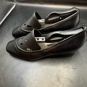 Lifestride Women's Groovy Pump Slip On Wedges Black SZ 10 Casual Cottage Chic